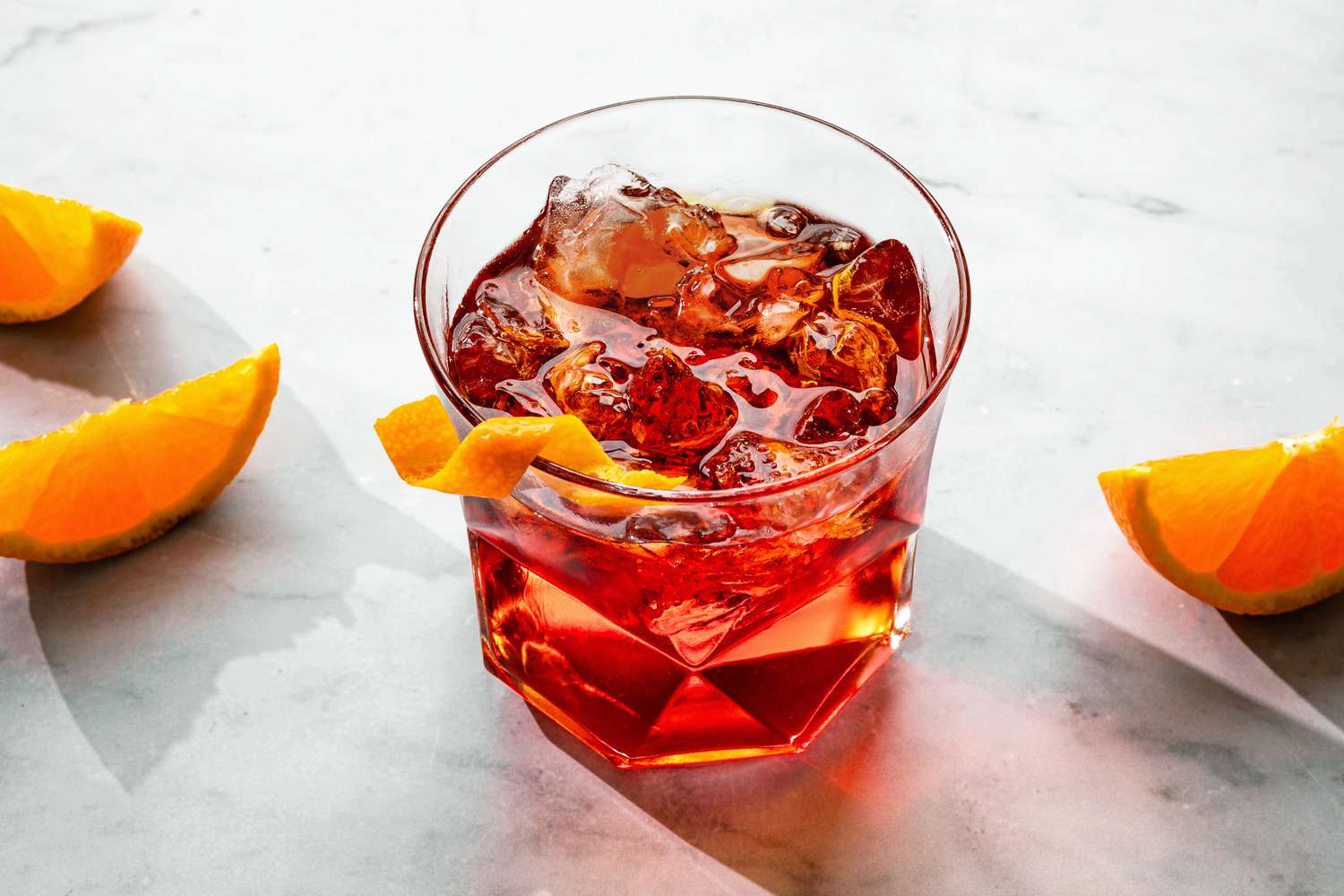 Cách làm cocktail Negroni ngon chuẩn vị Ý tại nhà