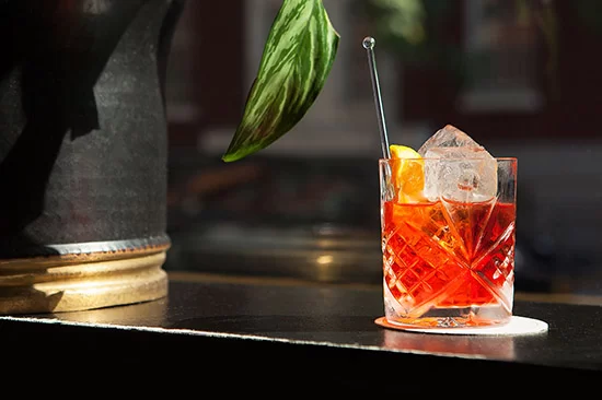 Cách làm cocktail Negroni ngon chuẩn vị Ý tại nhà