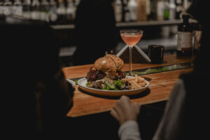 Một quán cocktail bar Đà Lạt cực chill nên trải nghiệm ngay trung tâm