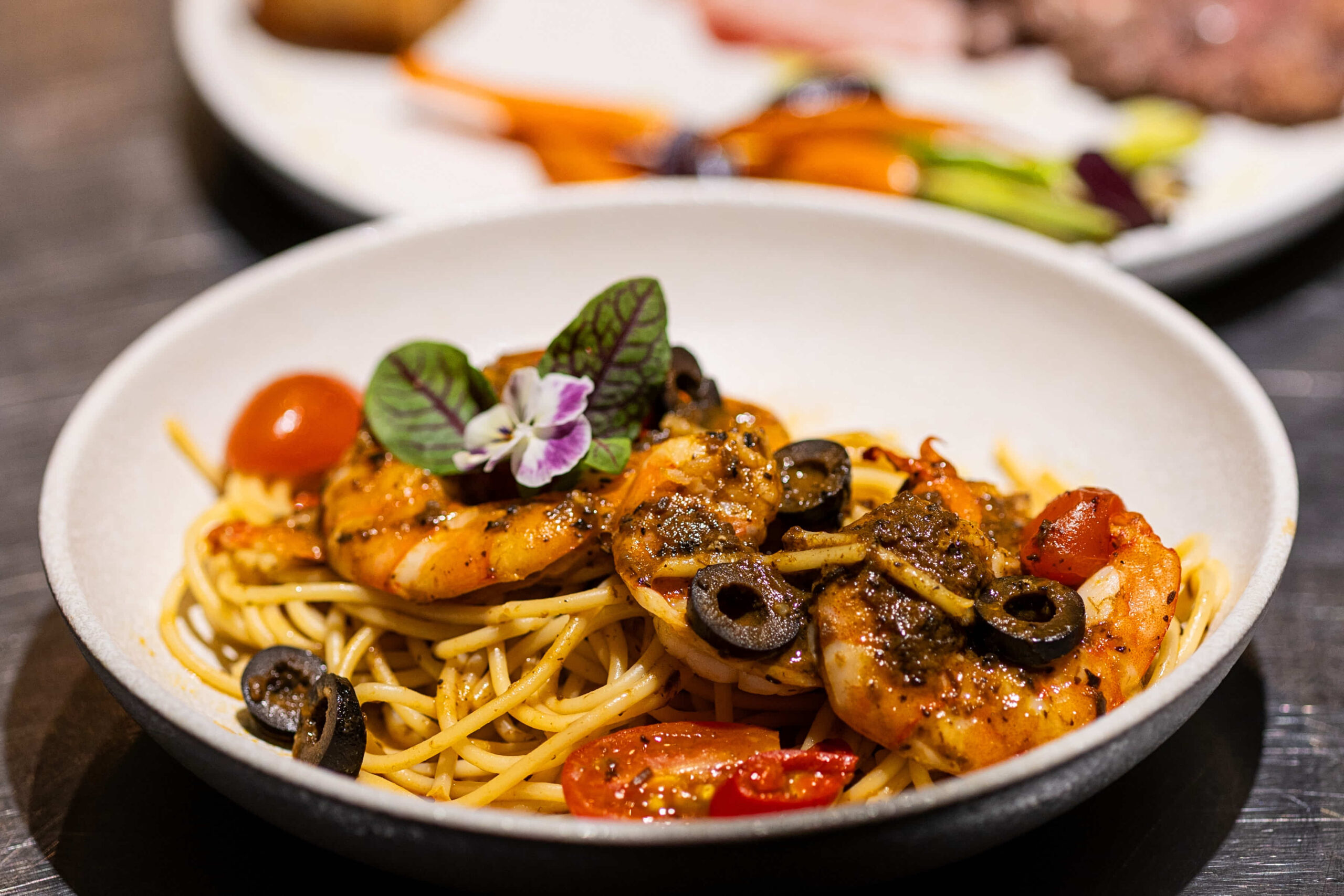 Fine Dining – Nghệ Thuật Của Ánh Sáng Và Sự Tĩnh Lặng