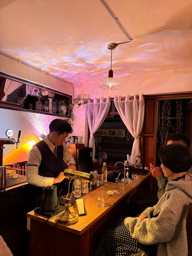 Cocktail bar