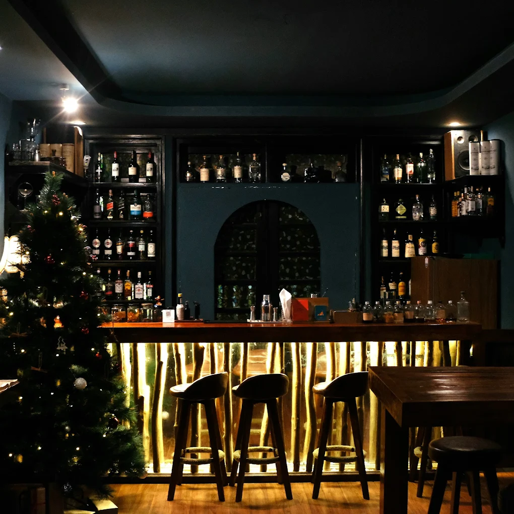 Cocktail bar